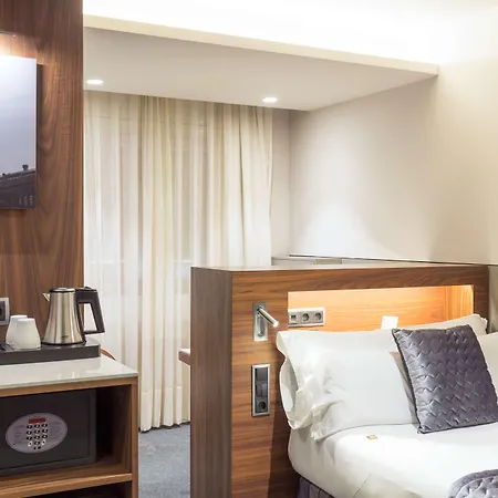 Western Premier Dante Hotel 4*